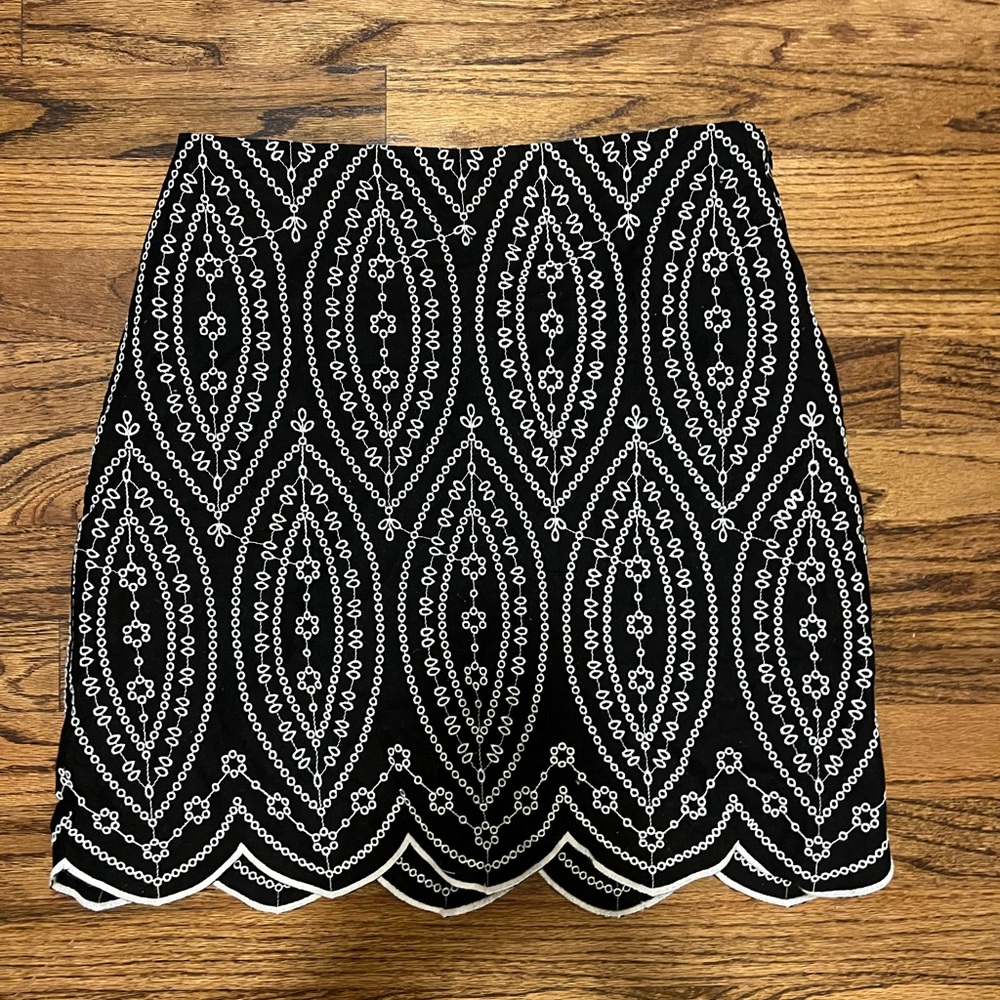 White and Black Mini Skirt, perfect for work!